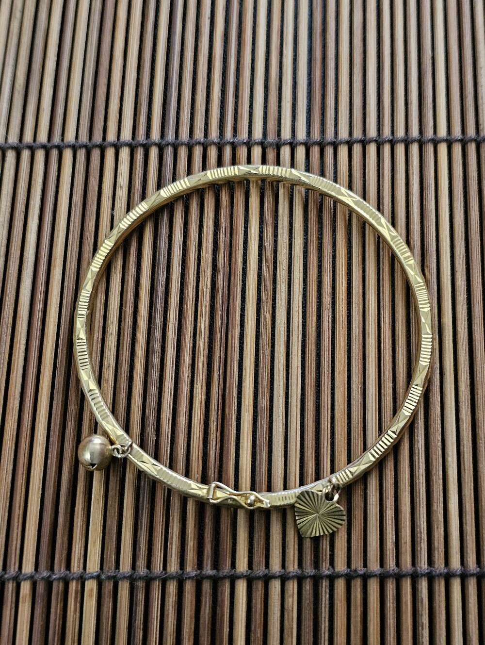 22k Yellow Gold Heart,bell Charm Hinged Bangle Bracelet (Vintage)